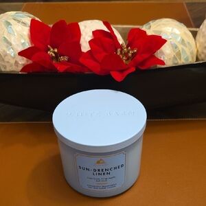 White Barn Sun-Drenched Linen Candle - Light Blue